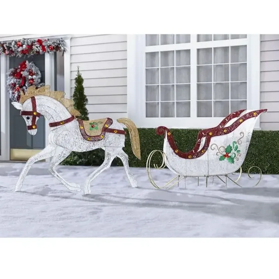 Christmas - the Twinkling Lawn Sculpture Stallion