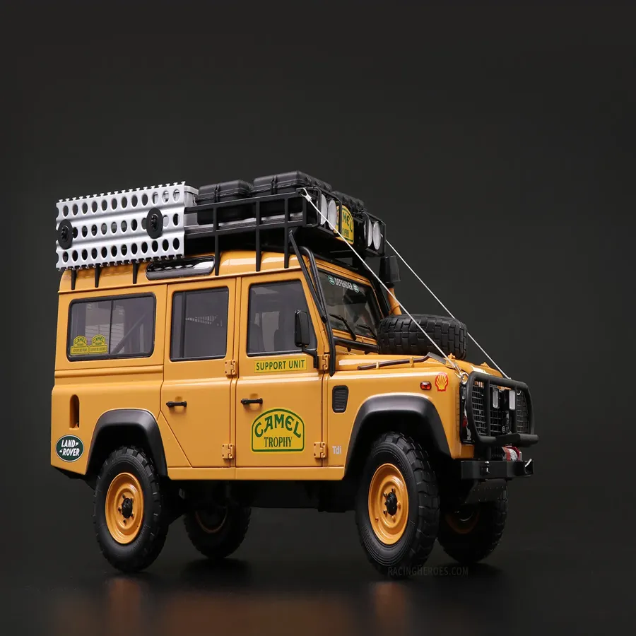 Land Rover Defender 110 “Camel Trophy” Sabah-Malaysia – 1993 1:18